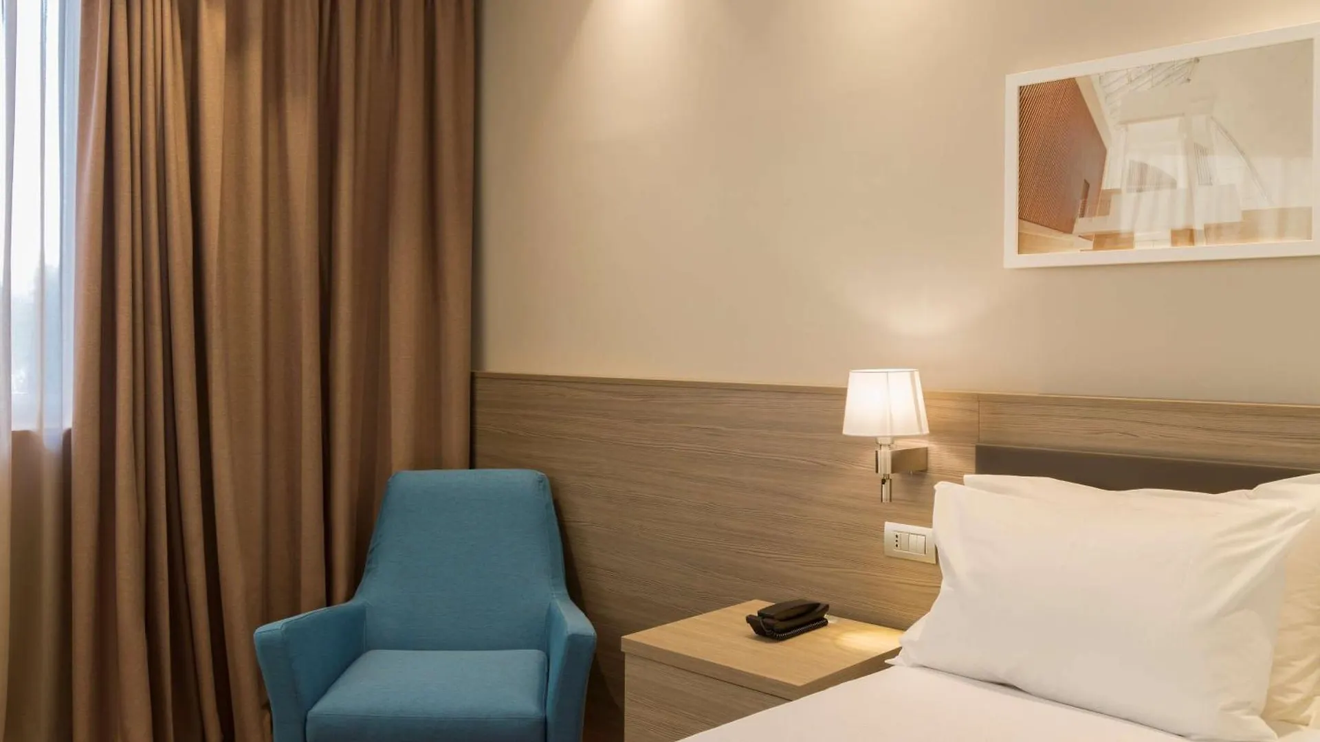 ***  Hampton By Hilton Rome East Hotel Italy