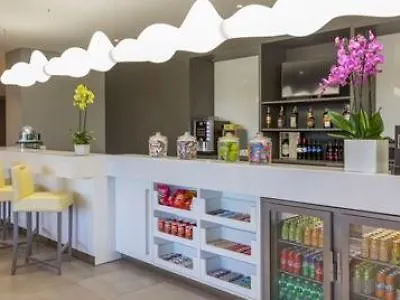 Hampton By Hilton Rome East Hotell